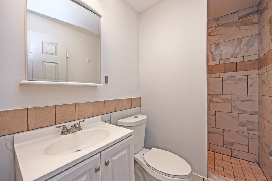 More Photos Of 226 E Clifton Ave, Cincinnati Apartments For Sale