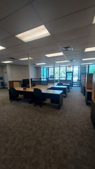More Photos Of 301 East Lake Woodlands Pkwy, Oldsmar Medical For Lease