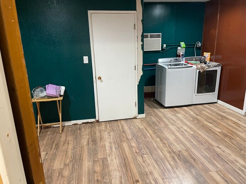 More Photos Of 5309 Rogue River Hwy, Rogue River Warehouse For Sale