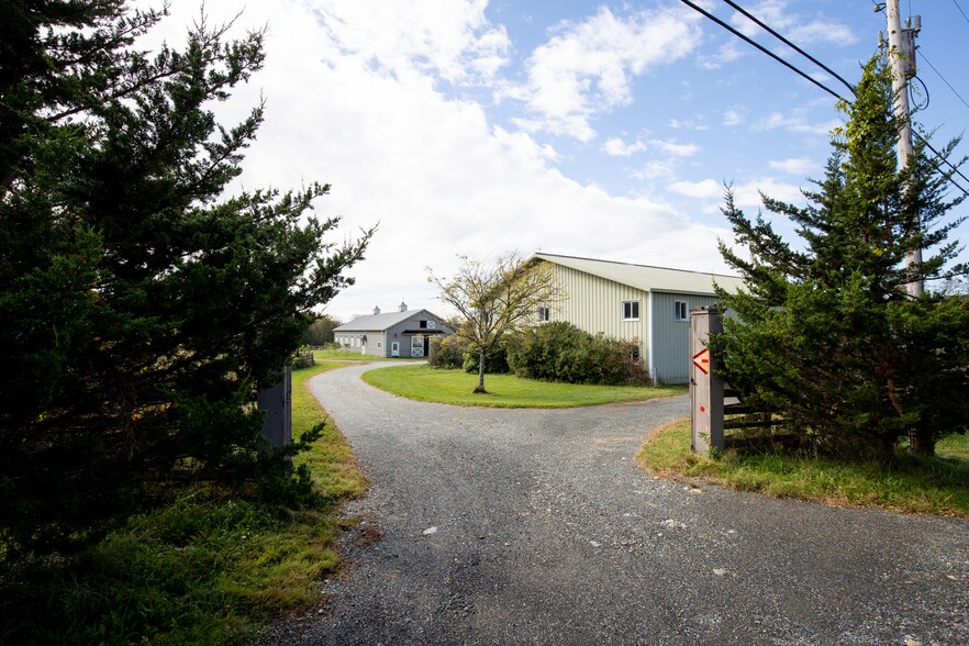 More Photos Of 4 Whitman Rd, Stephentown Sports And Entertainment For Sale