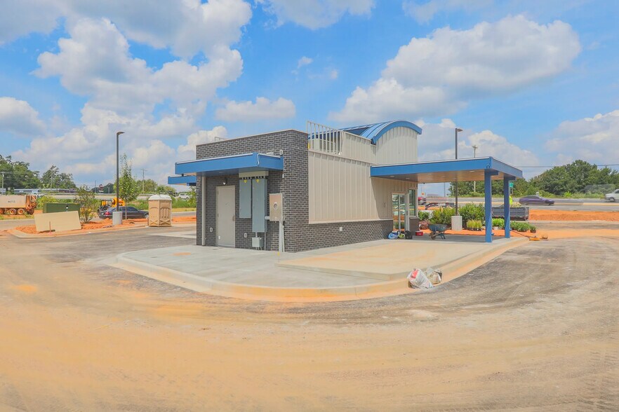 More Photos Of 4647 Clemson Blvd, Anderson General Retail For Sale