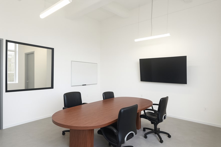 More Photos Of 901 E 31st St, Los Angeles Manufacturing For Lease