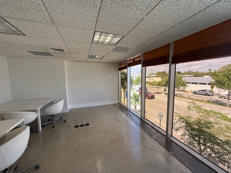 More Photos Of 2434 Hollywood Blvd, Hollywood Office For Sale