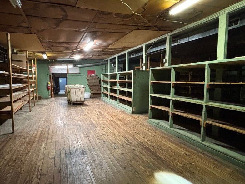 More Photos Of 1304 S Broad St, Monroe Flex For Lease