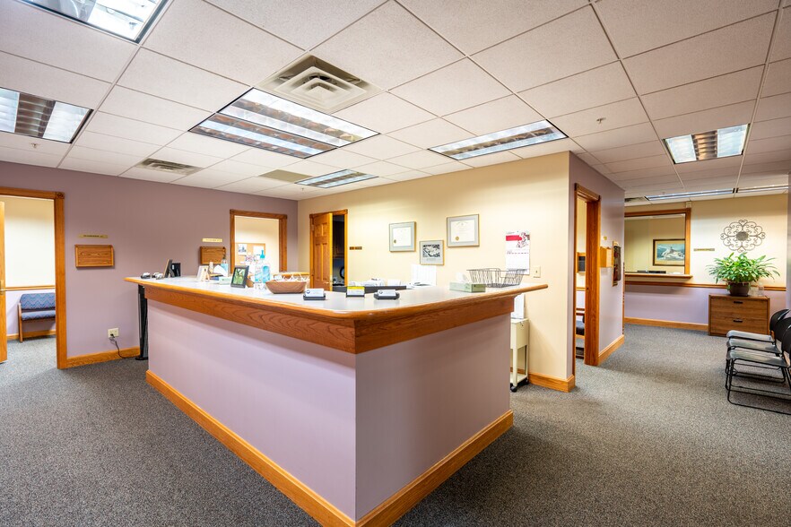 More Photos Of 700 S College Ave, Bloomington Office For Sale