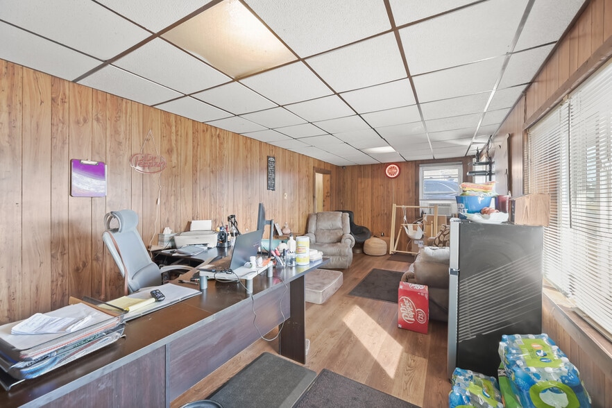 More Photos Of 200 E Main St, Hancock Restaurant For Sale