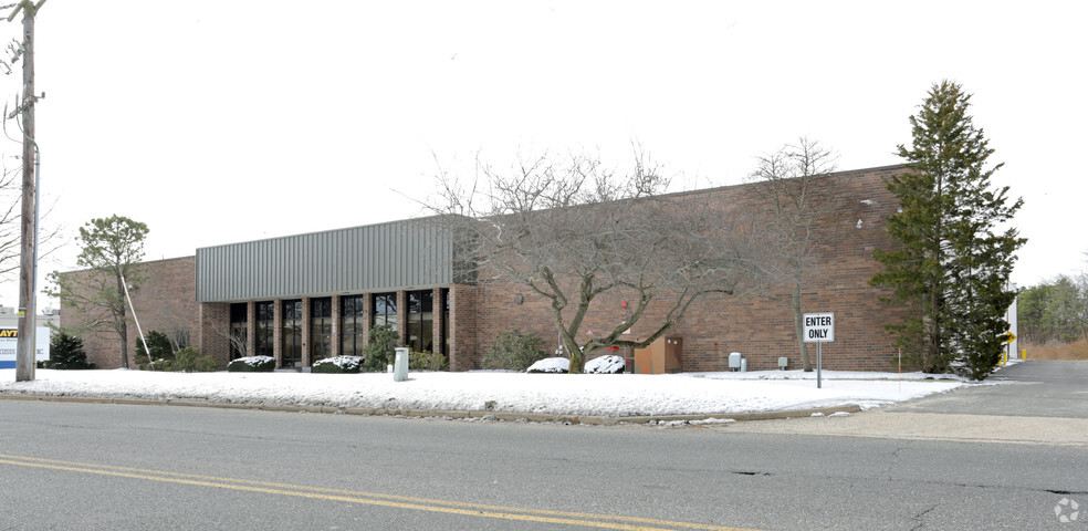 Primary Photo Of 1650 Oak St, Lakewood Manufacturing For Lease