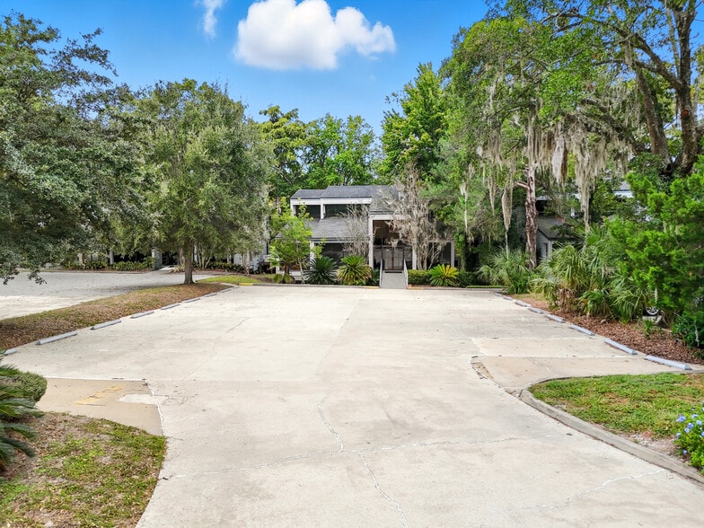 More Photos Of 8818 Goodbys Executive Dr, Jacksonville Office For Lease
