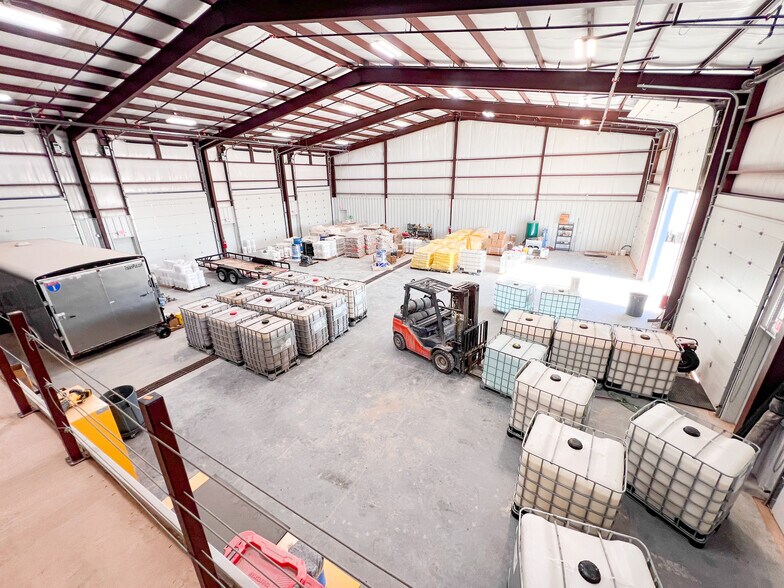 More Photos Of 2401 E County Road 155, Midland Service For Sale