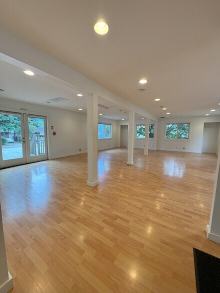 More Photos Of 349 E 3rd St, North Bend Office For Sale