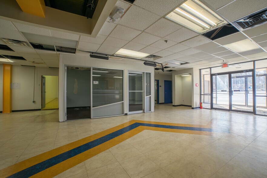 More Photos Of 450 State Route 34, Matawan Light Distribution For Lease