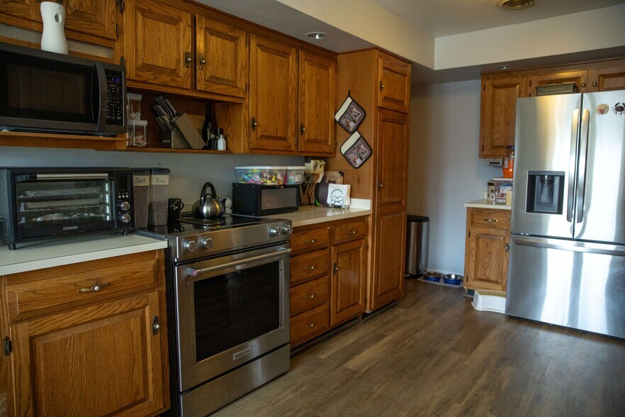 More Photos Of 719 S DuPont Blvd, Milford Flex For Sale