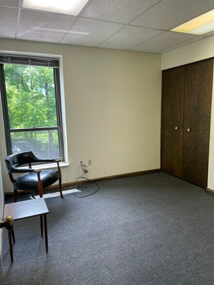 More Photos Of 600 McKnight Park Dr, Pittsburgh Office For Lease