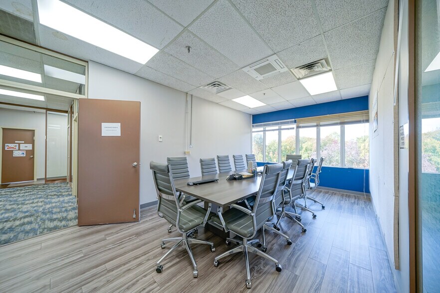 More Photos Of 663 E Crescent Ave, Ramsey Office For Lease