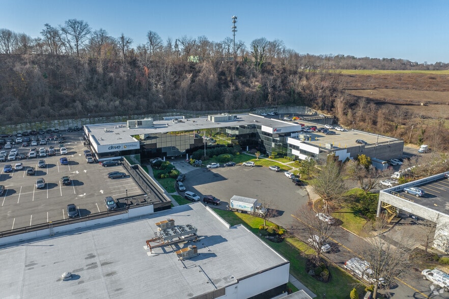 More Photos Of 99 Seaview Blvd, Port Washington Light Distribution For Lease