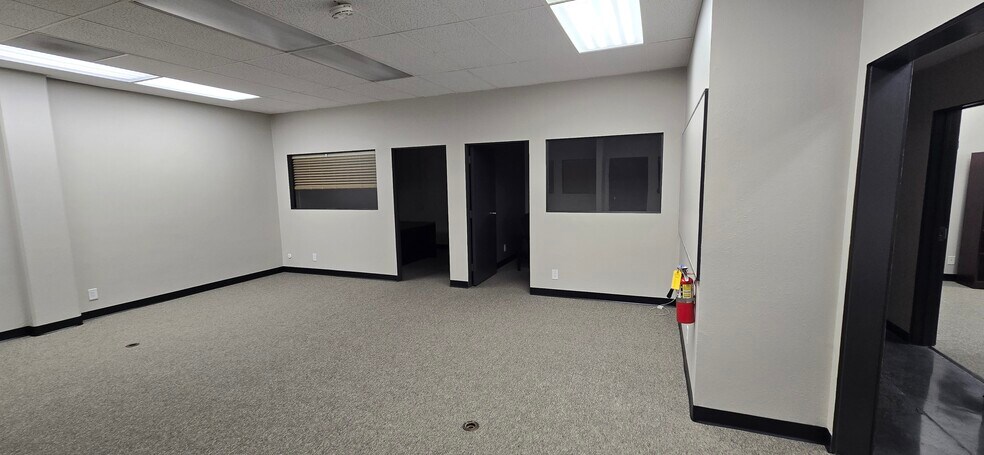 More Photos Of 2550 E Miraloma Way, Anaheim Contractor Storage Yard For Lease