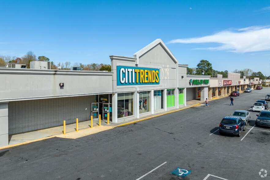 Primary Photo Of 6067-6073 Fairburn Rd, Douglasville Unknown For Lease