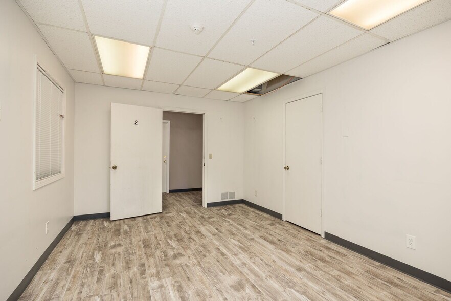 More Photos Of 3919 Messanie St, Saint Joseph Office For Sale