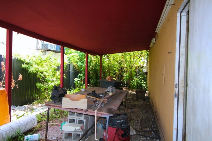 More Photos Of 34 E 9th St, Hialeah Distribution For Lease