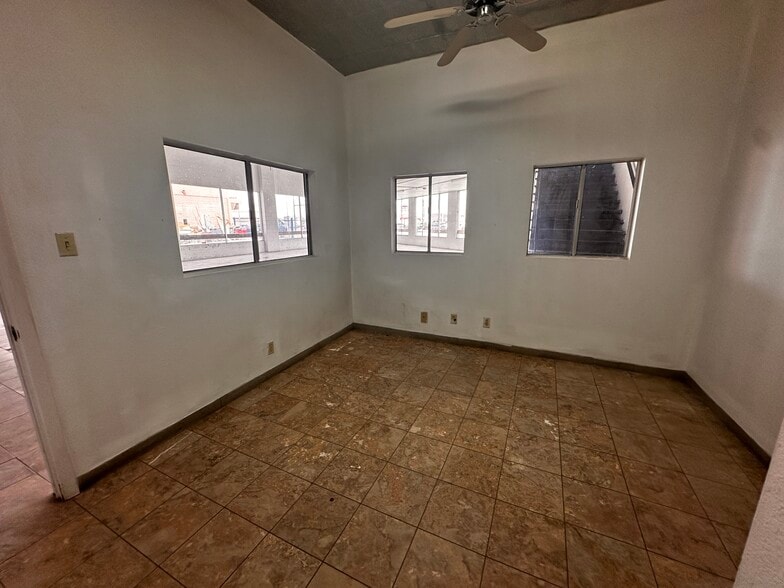 More Photos Of 2401 Alameda Ave, El Paso Showroom For Sale