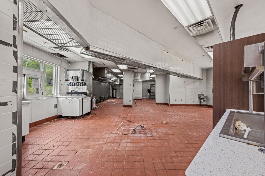 More Photos Of 1512 US Highway 70 E, New Bern Fast Food For Sale