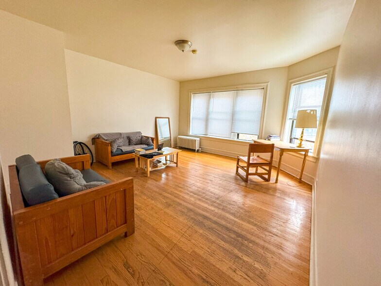 More Photos Of 7349 N Damen Ave, Chicago Apartments For Sale