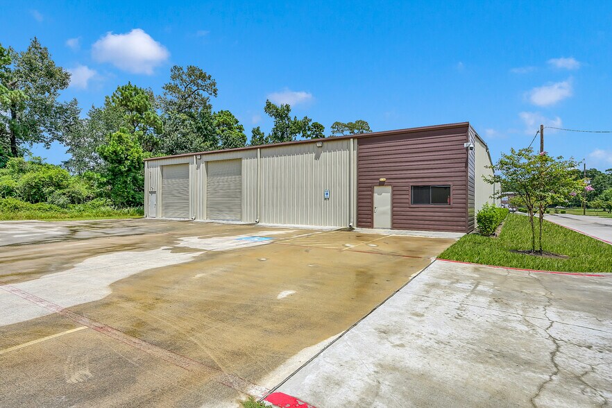 More Photos Of 21255 Blair Rd, Conroe Warehouse For Sale