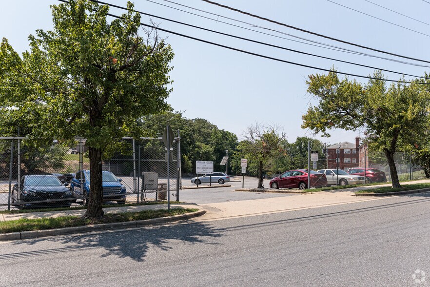 More Photos Of 4235 28th Ave, Marlow Heights Office For Lease