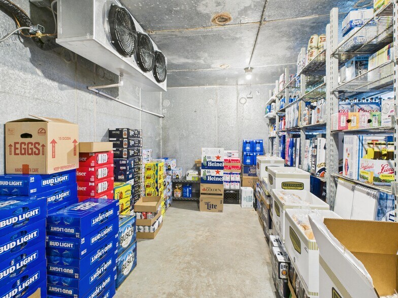 More Photos Of 12240 S Dixie, La Salle Convenience Store For Sale