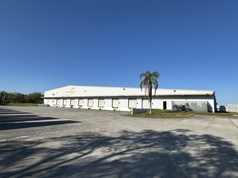 More Photos Of 625 66th Ave SW, Vero Beach Manufacturing For Sale