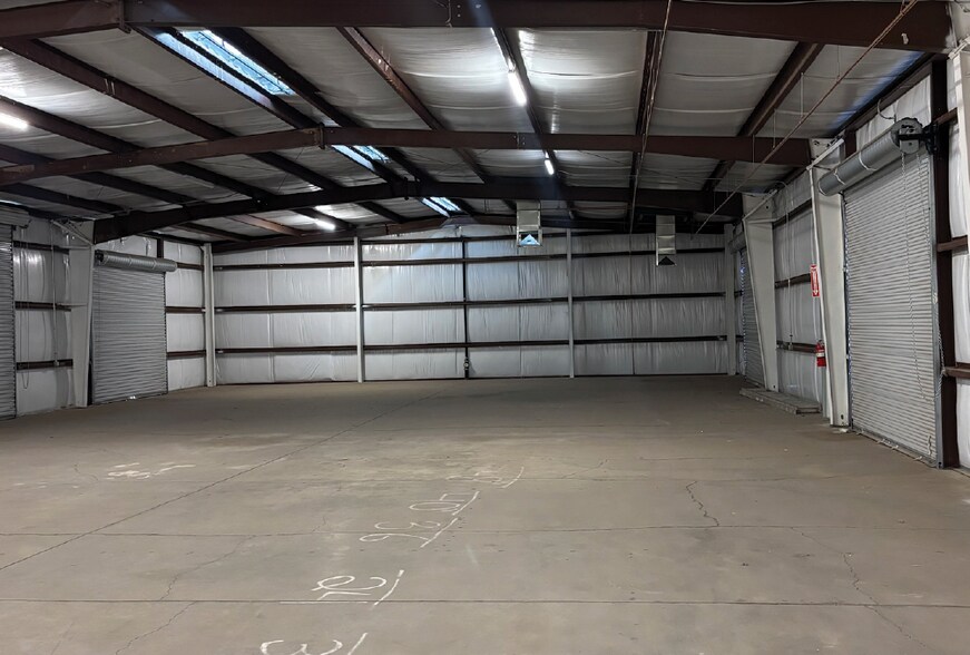 More Photos Of 1840-1860 W Sherman St, Phoenix Distribution For Sale