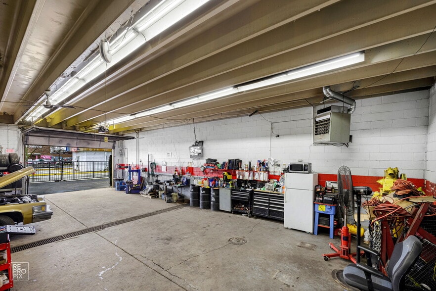More Photos Of 10855 S Halsted St, Chicago Auto Repair For Sale