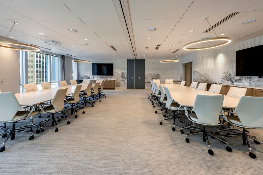 More Photos Of 1700 7th Ave, Seattle Office For Lease