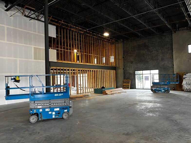 More Photos Of 2200 E Chisholm Dr, Nampa Showroom For Lease