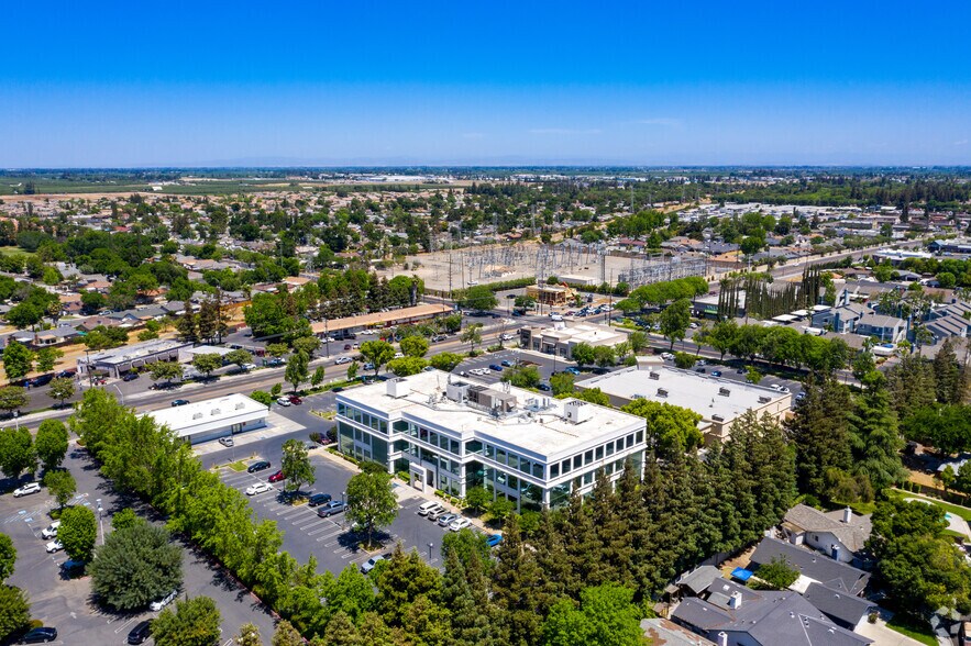 More Photos Of 1700 Standiford Ave, Modesto Office For Lease