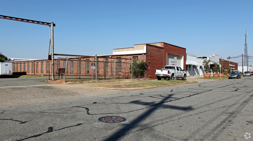 More Photos Of 541 Hawkins St, Burlington Manufacturing For Sale