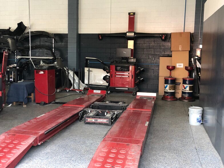 More Photos Of 4478 Pico Blvd, Los Angeles Auto Repair For Lease