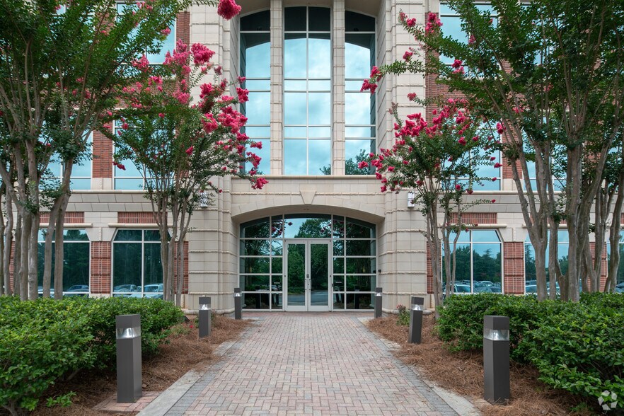 More Photos Of 6470 E Johns Crossing, Johns Creek Coworking Space