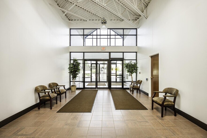 More Photos Of 6930 Williams Rd, Niagara Falls Unknown For Lease