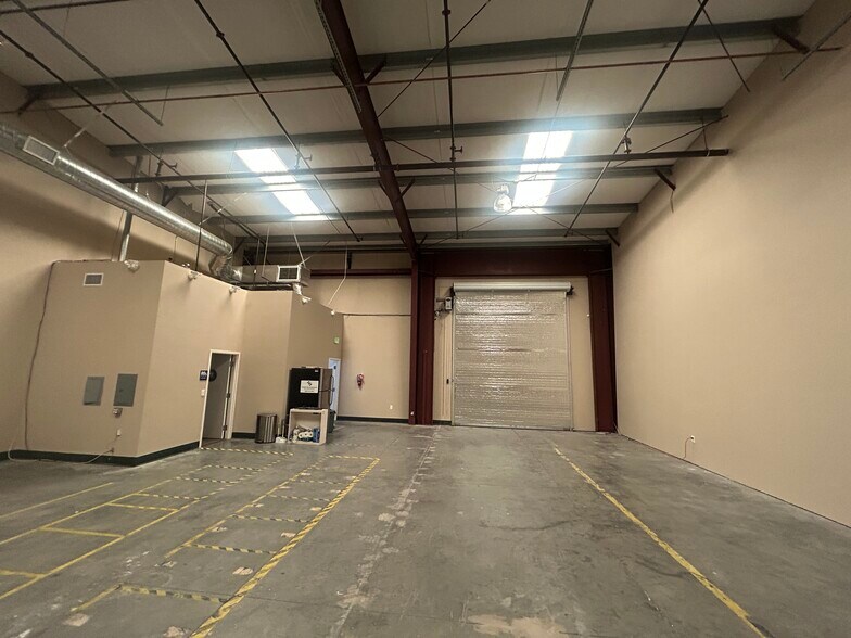 More Photos Of 24556 S MacArthur Dr, Tracy Warehouse For Lease
