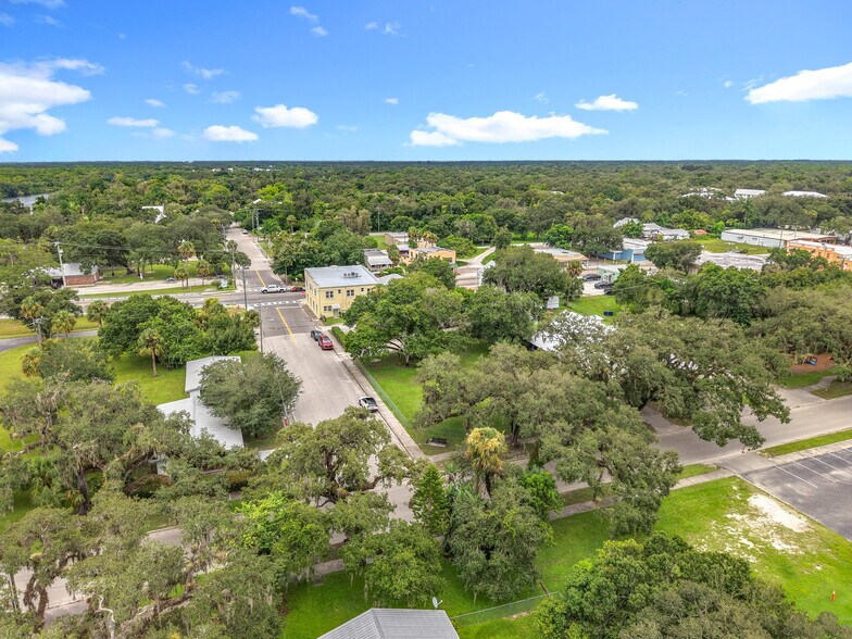 More Photos Of 390 N Bridge St, LaBelle Storefront Retail Office For Sale