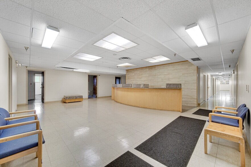 More Photos Of 5050 S State St, Chicago Office For Sale