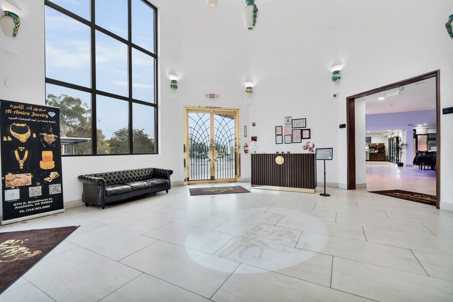 More Photos Of 345 W Foothill Blvd, Upland Restaurant For Sale