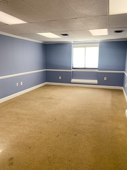 More Photos Of 1423 Capitol Trl, Newark Office For Lease