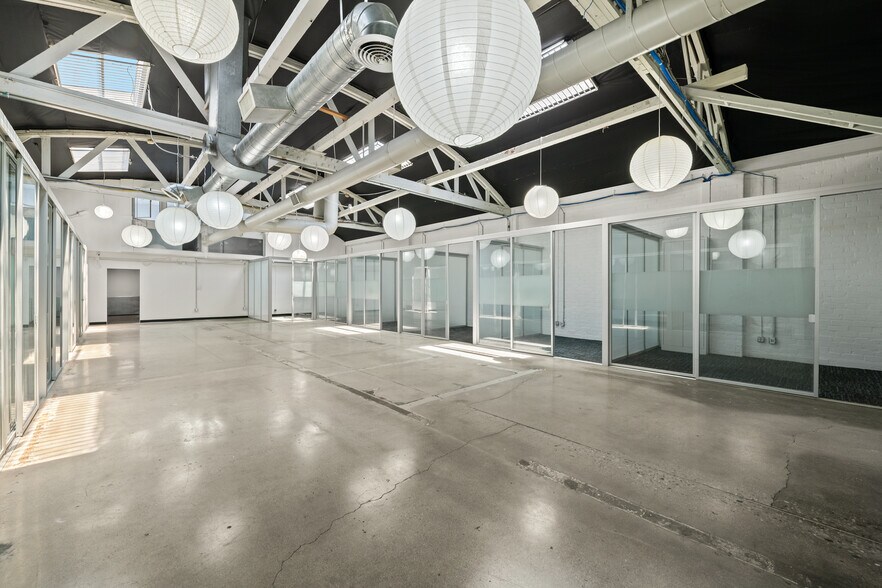 More Photos Of 6910-6912 Santa Monica Blvd, Los Angeles Loft Creative Space For Lease