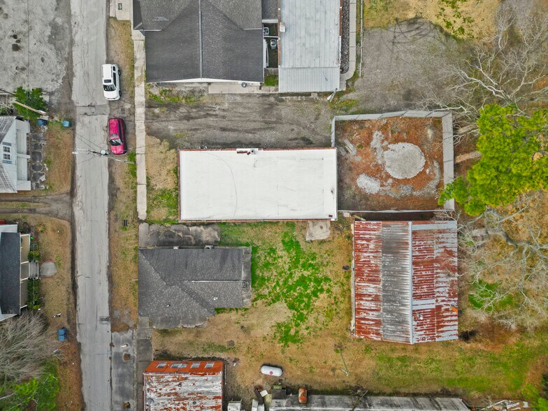 More Photos Of 470 N 4th St, Aurora Freestanding For Sale