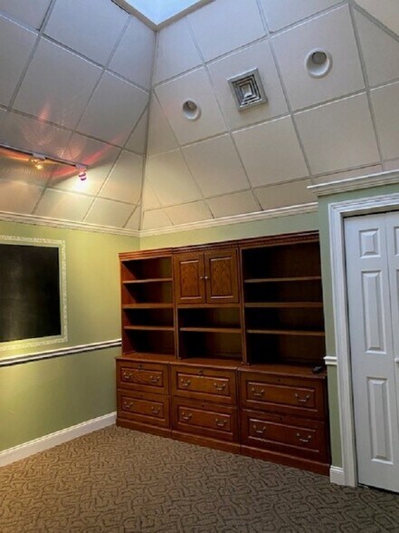 More Photos Of 1600 Candia Rd, Manchester Office For Lease