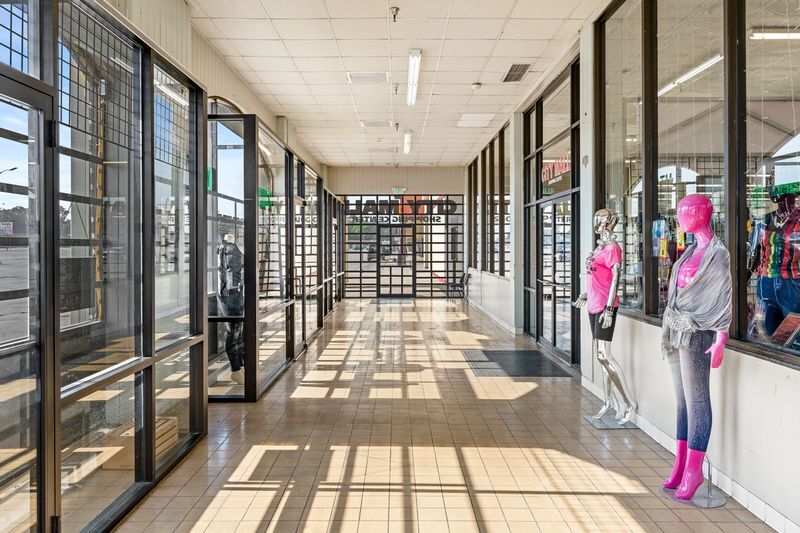 More Photos Of 5340-5364 Broadway, Merrillville Storefront For Sale
