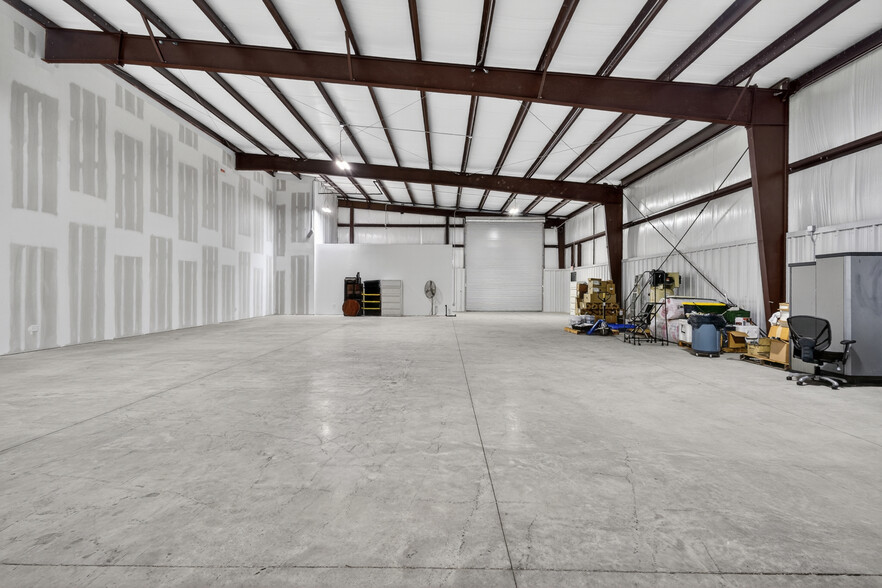 More Photos Of 3606 Explorer Trl, Oakwood Warehouse For Lease