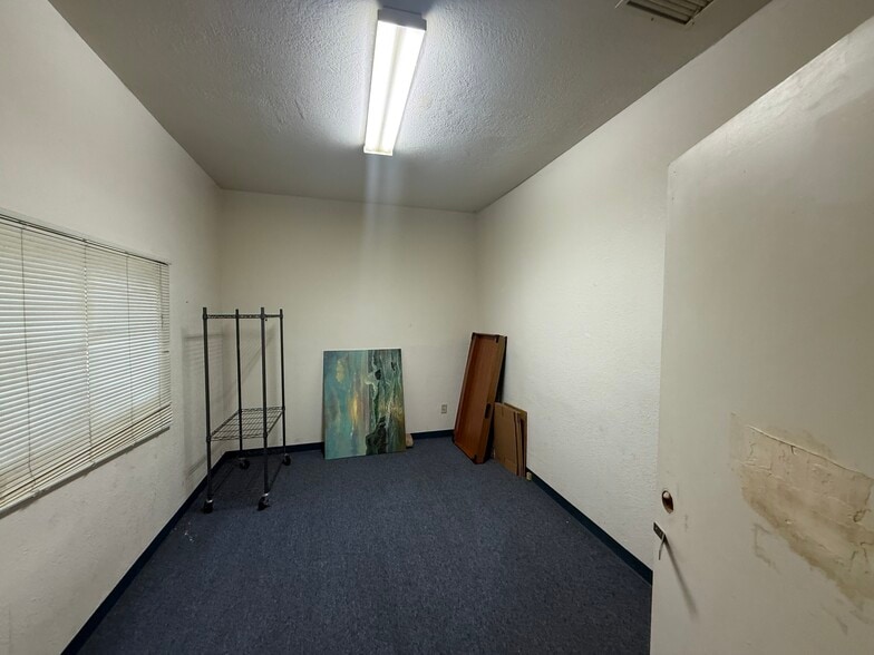 More Photos Of 2651 Henderson, Redding Warehouse For Sale